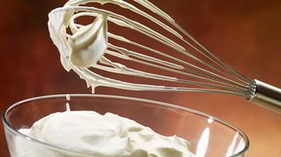 Рецепт Мокрого безе для украшения торта