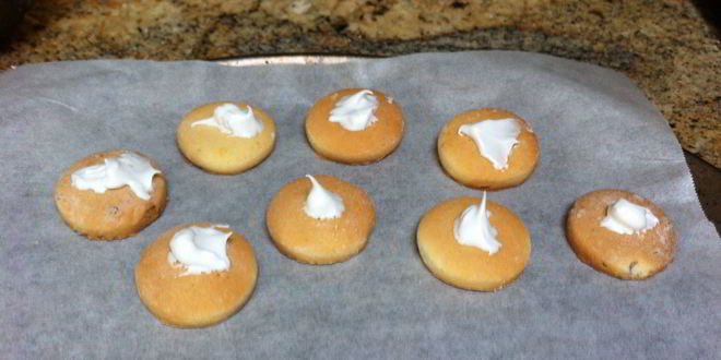 Рецепт печений-безе с черной смородиной