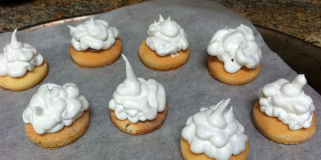 Рецепт печений-безе с черной смородиной