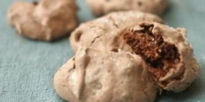 Рецепт шоколадного безе с миндалем