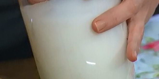 Рецепт ванильного коржа с ягодами и безе