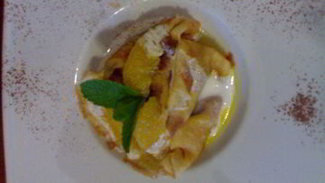 Рецепт Блинного десерта с сыром рикотта и апельсиновым соусом