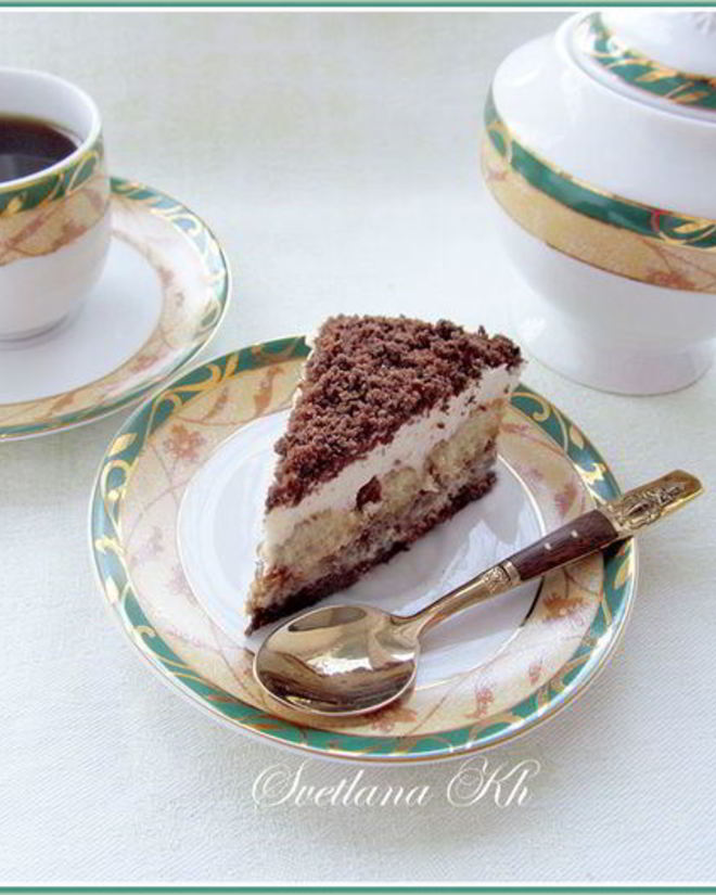 Рецепт десерта с халвой, клюквой и сливками