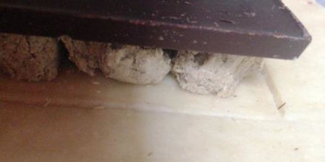 Рецепт косы с целой плиткой шоколада, халвой и бананом