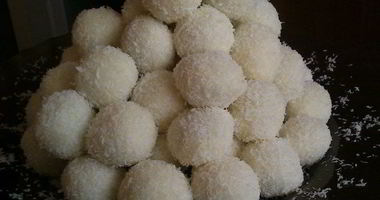 Рецепт Кокосовых конфет с изюмом