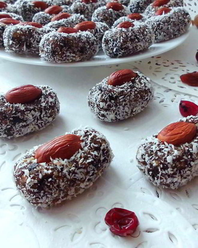 Рецепт конфет из чернослива в кокосовой стружке