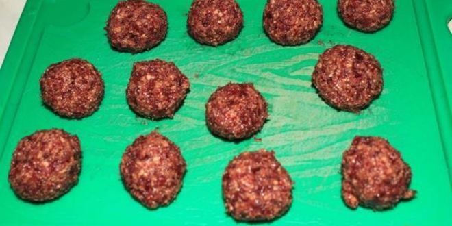 Рецепт конфет из отрубей и вяленой клюквы