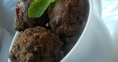 Рецепт Мягких черешневых конфет с ромом и маскарпоне