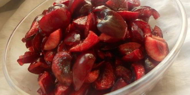 Рецепт мягких черешневых конфет с ромом и маскарпоне