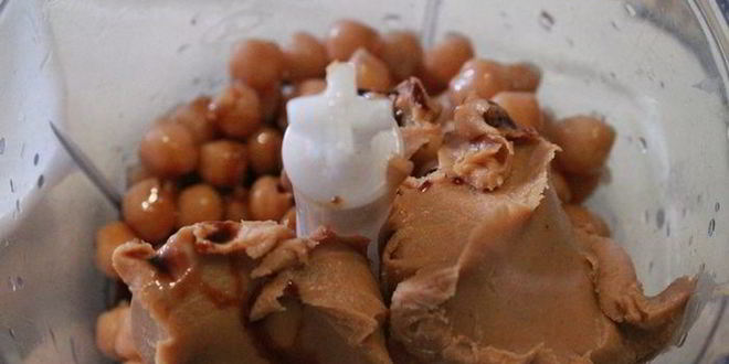 Рецепт шоколадных конфет с нутом и цукатами