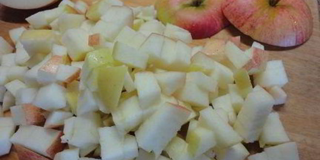 Рецепт крамбла яблочного с курагой и абрикосовым пюре