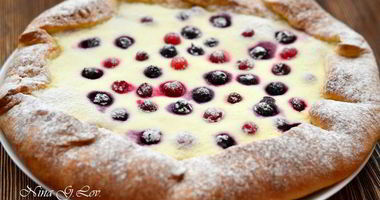 Рецепт Бархатной галеты с творожным кремом и ягодами