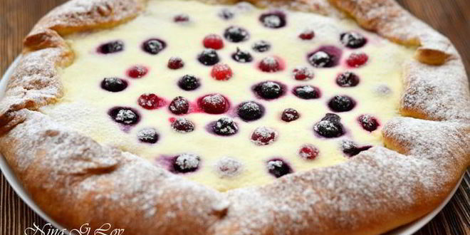Рецепт Бархатной галеты с творожным кремом и ягодами