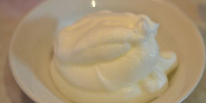 Рецепт бархатной галеты с творожным кремом и ягодами