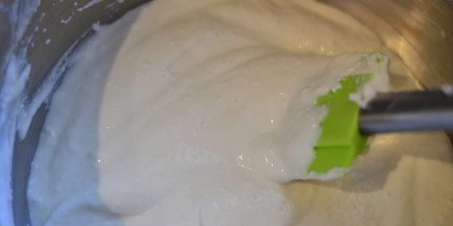 Рецепт бархатной галеты с творожным кремом и ягодами