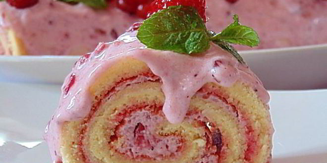 Рецепт нежного рулета с брусничным кремом и маршмеллоу