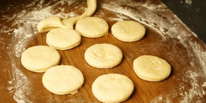 Рецепт пончиков берлинеры с заварным кремом и шоколадной помадкой