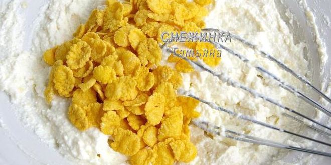 Рецепт рулета из овсяных хлопьев с творожно-малиновой начинкой и кремом