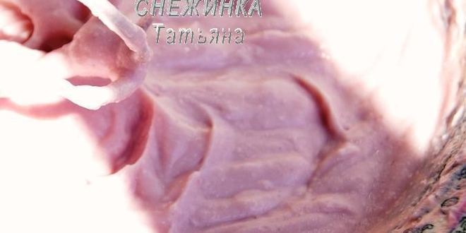 Рецепт рулета из овсяных хлопьев с творожно-малиновой начинкой и кремом