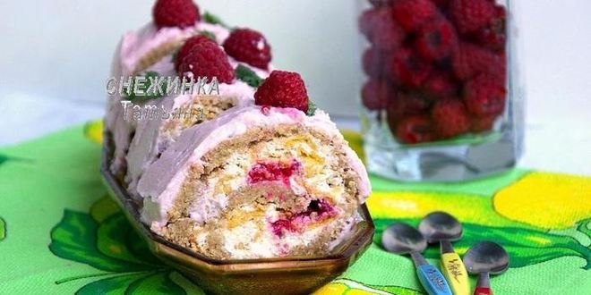 Рецепт рулета из овсяных хлопьев с творожно-малиновой начинкой и кремом