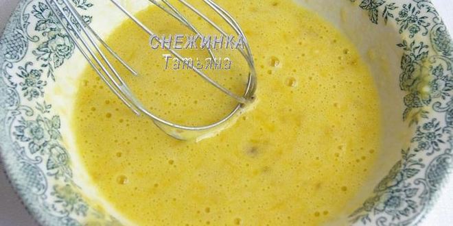 Рецепт рулета из овсяных хлопьев с творожно-малиновой начинкой и кремом