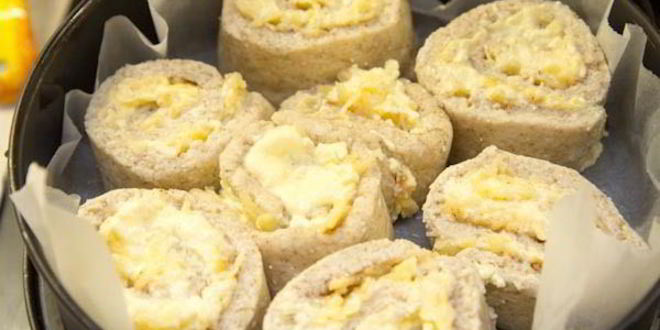Рецепт улиток из творожного теста с творожным кремом и яблоками