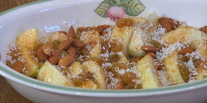 Рецепт яблочных долек под белковым кремом