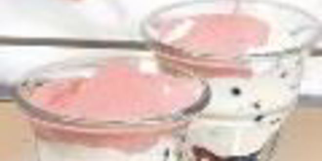 Рецепт ягод с творожным кремом и йогуртовым соусом