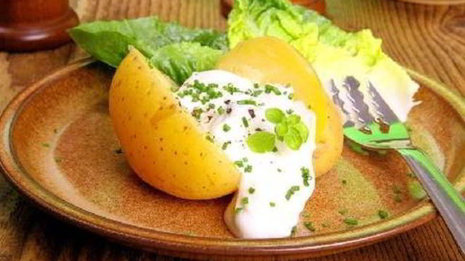 Рецепт запеченного картофеля с кремом чили