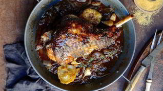 Рецепт Бараньей ноги в нежном луковом мармеладе