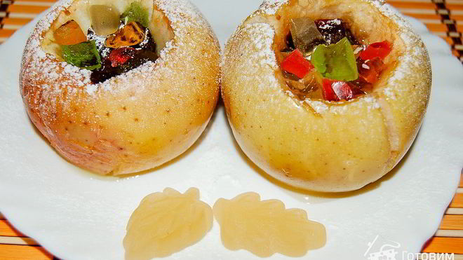 Рецепт яблок, фаршированных мармеладом, изюмом и орехами