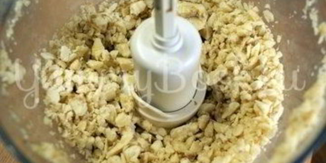 Рецепт бананового мороженого с шоколадом и клубникой