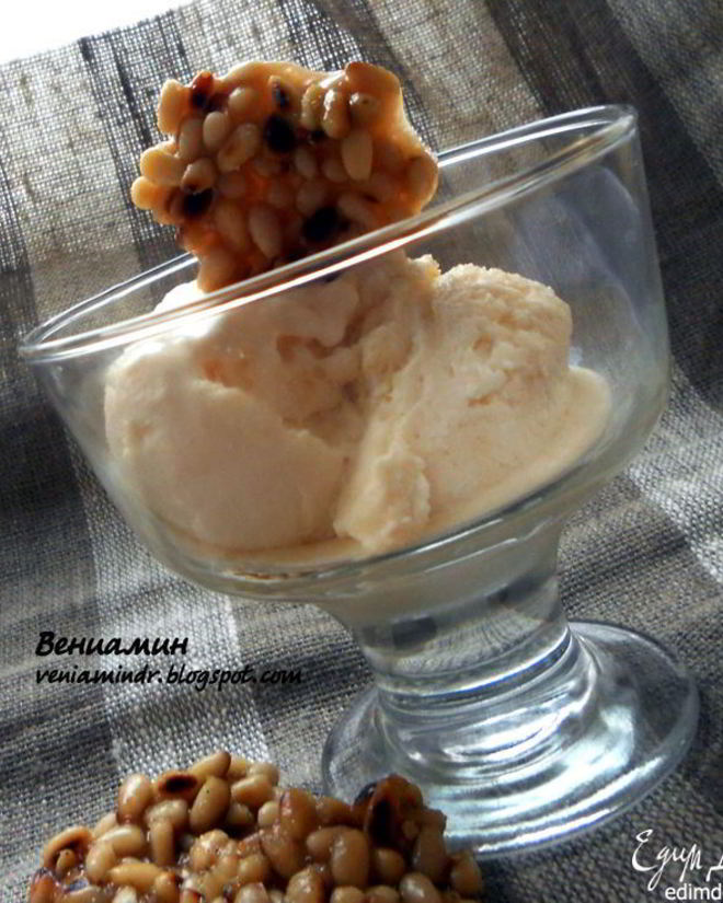Рецепт мороженого рикотта с засахаренными кедровыми орешками
