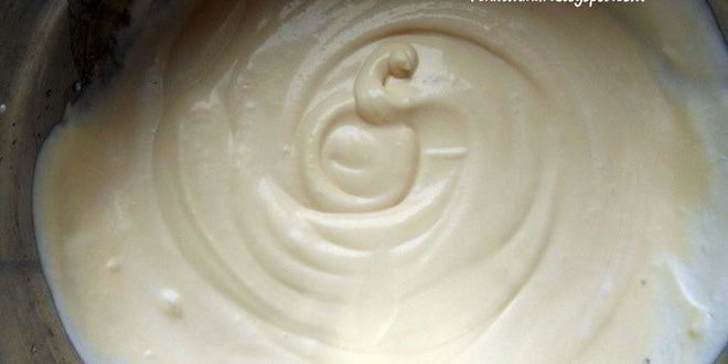 Рецепт мороженого рикотта с засахаренными кедровыми орешками