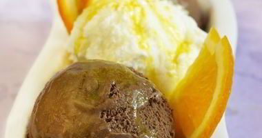 Рецепт Шоколадного мороженого с шафрановым соусом