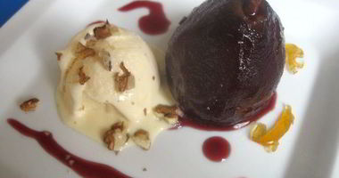 Рецепт Ванильного мороженого и груша-пашот Сладкая парочка