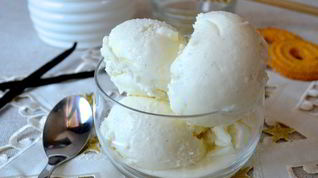 Рецепт Ванильного мороженого со сливочным сыром и медом