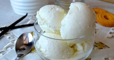 Рецепт Ванильного мороженого со сливочным сыром и медом
