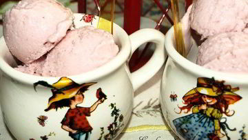 Рецепт Вишневого творожно-йогуртового мороженого