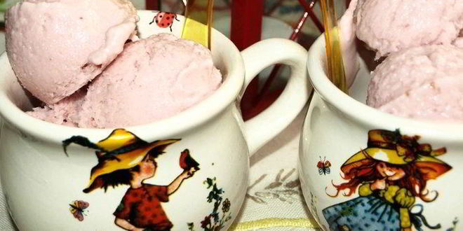 Рецепт Вишневого творожно-йогуртового мороженого