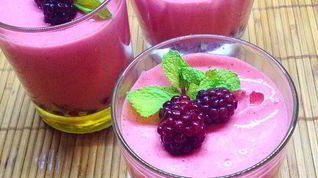 Рецепт Мусса из брусники и ежевики