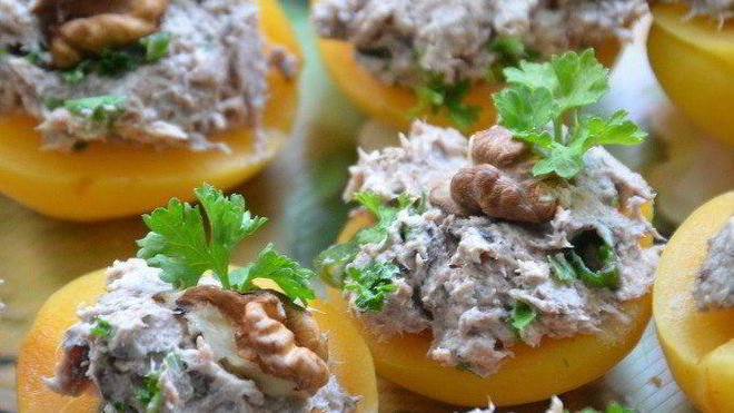 Рецепт мусса из тунца на абрикосах