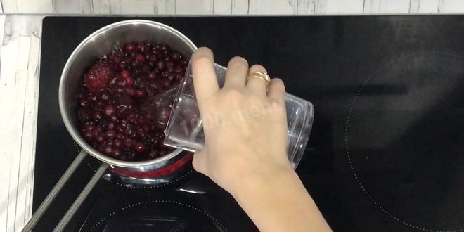 Рецепт ягодного мусса с ежевикой и клюквой