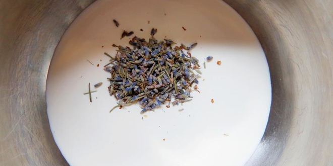 Рецепт тыквенного кулича с лавандовой сливочной глазурью