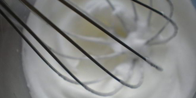 Рецепт ванильного пасхального кулича с изюмом, миндалем и кардамоном