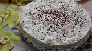 Рецепт Сливочно-белкового десерт с фундуком