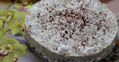 Рецепт Сливочно-белкового десерт с фундуком