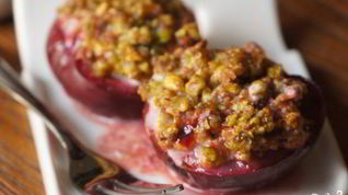 Рецепт Слив запеченных в духовке с орехами