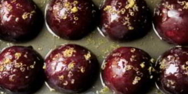 Рецепт слив запеченных в духовке с орехами