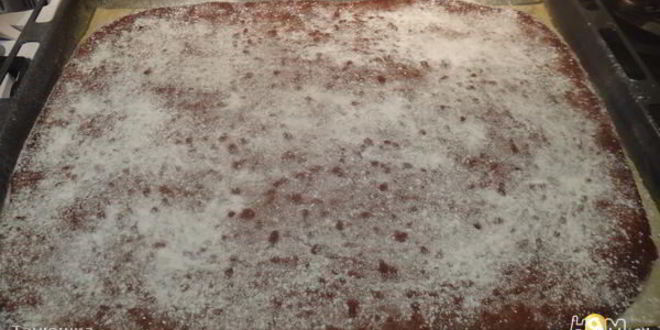 Рецепт рулета из шоколадного суфле с малиной